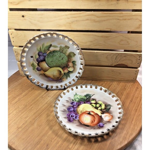 Set Of 2 Vintage UCAG CO. Hand Painted In Japan Porcelain Fruit Plates 8" Signed - Picture 1 of 7